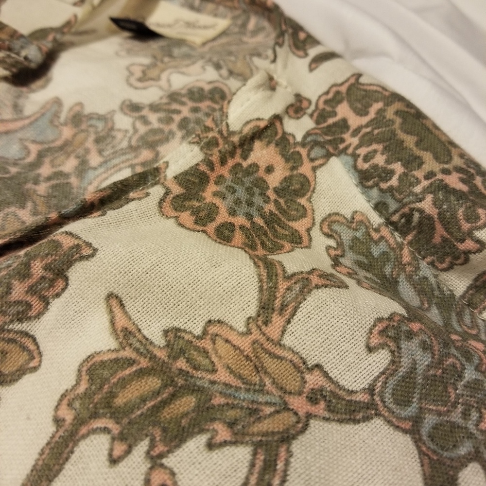 Universal Thread shawl - Picture 5 of 5